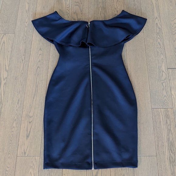 Guess Tori Off-The-Shoulder Ruffle Dress - Picture 4 of 8